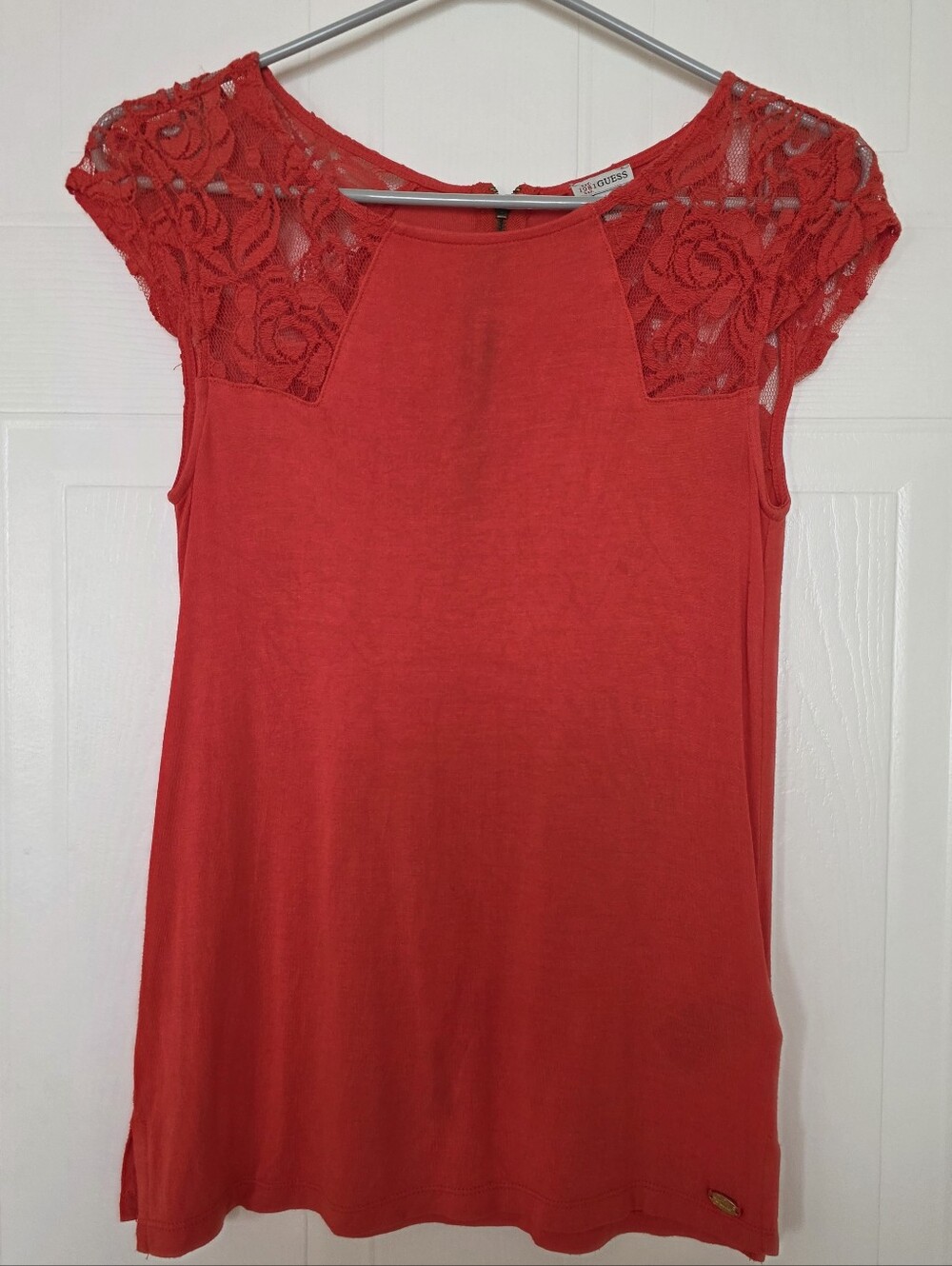 Guess Bright Red Lace-Yoke Cap Sleeve Tank With Half-Zip Back XS